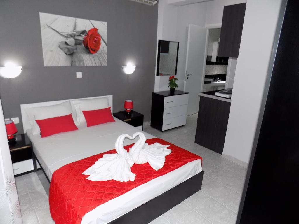Niriides Rooms Nea Kallikrateia 외부 사진